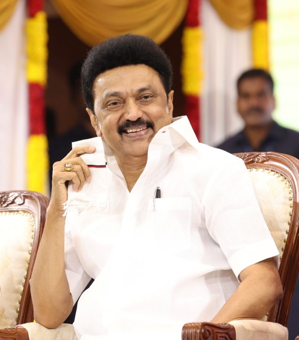 நம்பர் 1 முதல்வர்