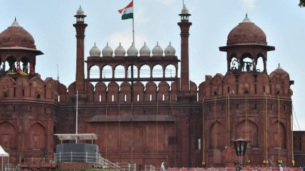 பாகிஸ்தானுக்கு தகவல் அனுப்பினாரா?