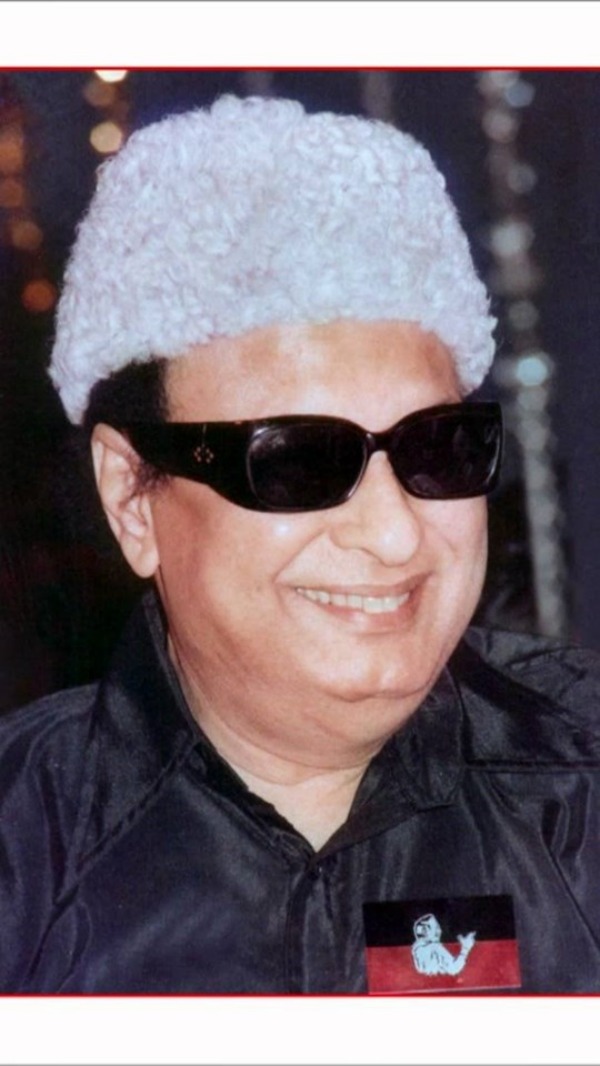 எம்.ஜி.ஆர். வேடம் 