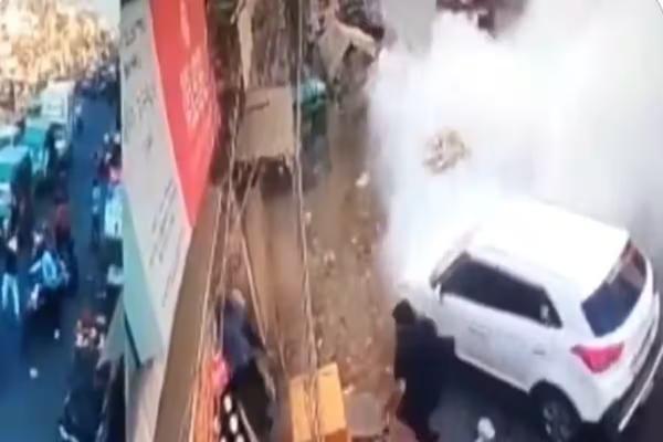 உபியை கலக்கிய பயங்கர ரவுடி உபியை கலக்கிய பயங்கர ரவுடி