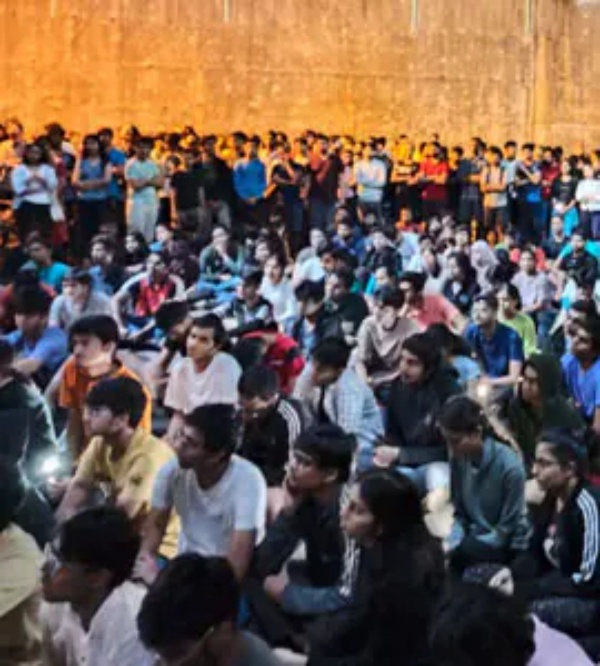 7-வது மாடியில் இருந்து..