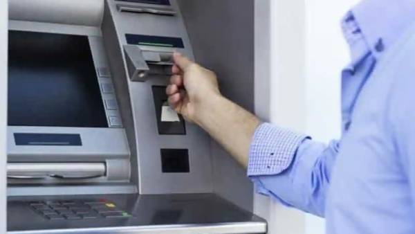 ஏடிஎம் எந்திரங்கள் 