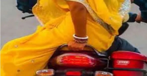 பெட்ரோல் போட வந்த ஜோடிகள் பெட்ரோல் போட வந்த ஜோடிகள்