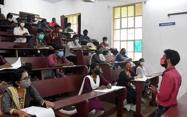 மார்க் ஷீட் கேட்டு.. 