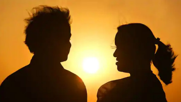 பின்னணி என்ன 