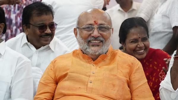 சி.பி.ராதாகிருஷ்ணனுக்கு பாராட்டு விழா 