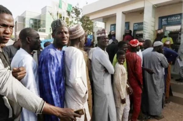 ஏடிஎம்களுக்கு தீவைப்பு ஏடிஎம்களுக்கு தீவைப்பு