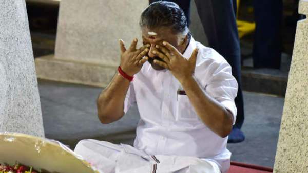  சைலண்ட் பன்னீர்