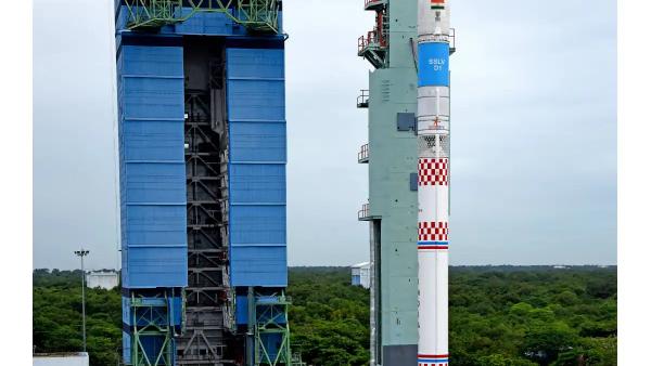 அசத்திய அரசுப்பள்ளி மாணவிகள் 