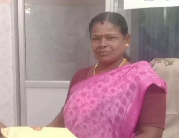 போஸ்டர் ஒட்டுவது முதல் போஸ்டர் ஒட்டுவது முதல்