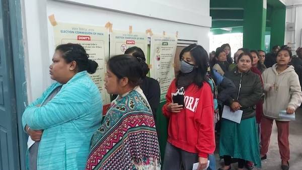 ஸ்ட்ராங் கோரிக்கை