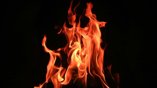 தீ வைத்து எரிப்பு தீ வைத்து எரிப்பு