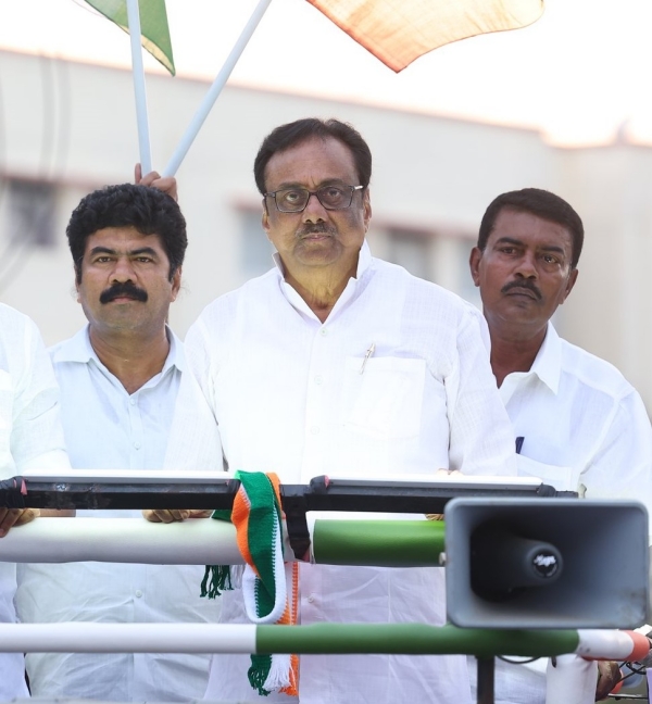 ஈவிகேஎஸ் இளங்கோவன் 