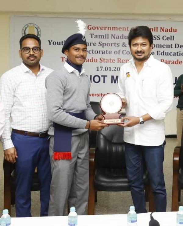 அரசியல் பேசமாட்டேன் அரசியல் பேசமாட்டேன்