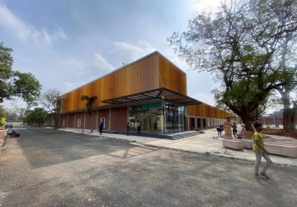 மோடியை சந்தித்த யூசுப் அலி 