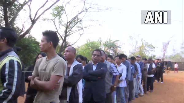 நாகலாந்தில் விறுவிறுப்பு