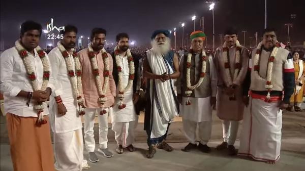 பாஜகவினருடன் ஓபிஆர் 