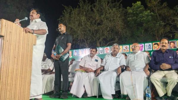 அதிமுக போட்டி