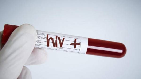  மூன்றாவது நபர்