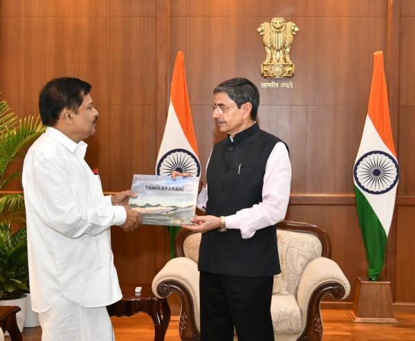  Social Activist KS Radhakrishnan meets Tamilnadu Governor RN Ravi