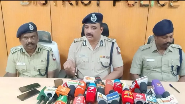 ஆயுதப்படைக்கு மாற்றம் ஆயுதப்படைக்கு மாற்றம்