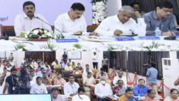  என்ன பின்னணி? 