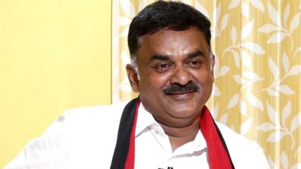 சரித்திரம் படித்திருக்க வேண்டும் சரித்திரம் படித்திருக்க வேண்டும்