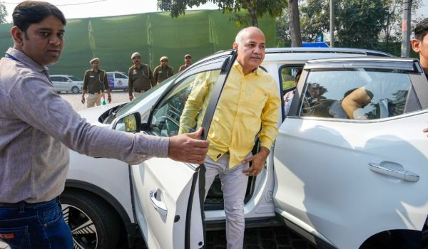 SC refuses to entertain Manish Sisodias plea against arrest by CBI SC refuses to entertain Manish Sisodias plea against arrest by CBI