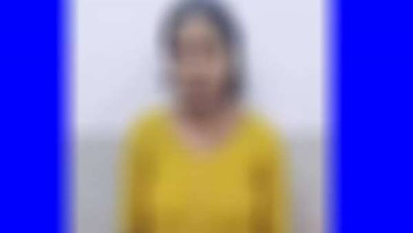 புதருக்குள் புதருக்குள்