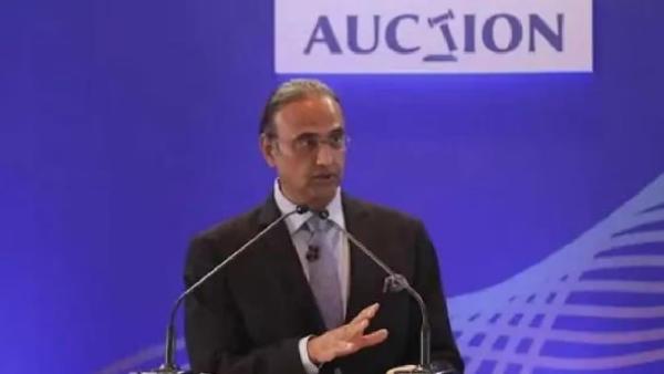 சாதாரணமாக நடந்த ஏலம் 