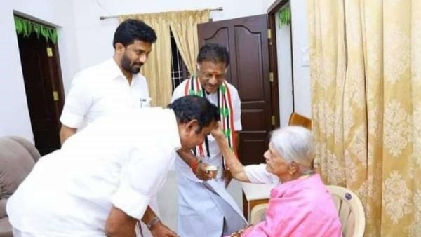 ஓபிஎஸ்ஸின் தாயார் ஓபிஎஸ்ஸின் தாயார்