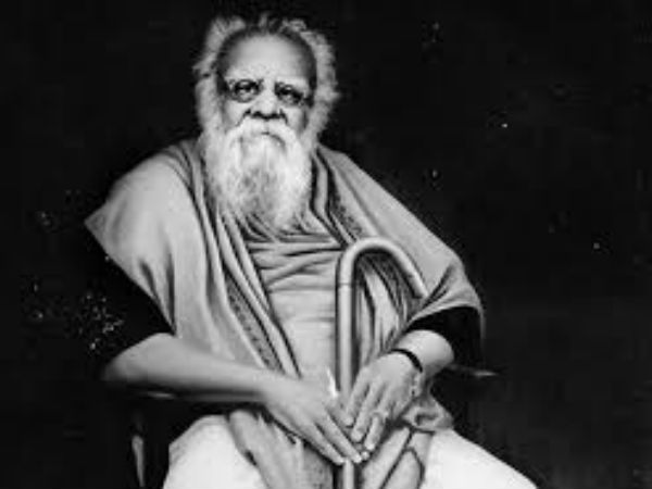 பெரியார் படத்துடன் போராட்டம் 