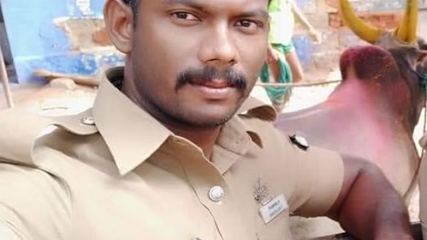  போலீஸ் மீது வழக்கு 