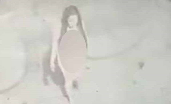 தெருவில் நிர்வாண கோலம்