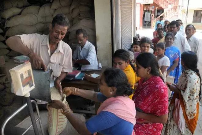 சிதறிய பொருட்கள் சிதறிய பொருட்கள்