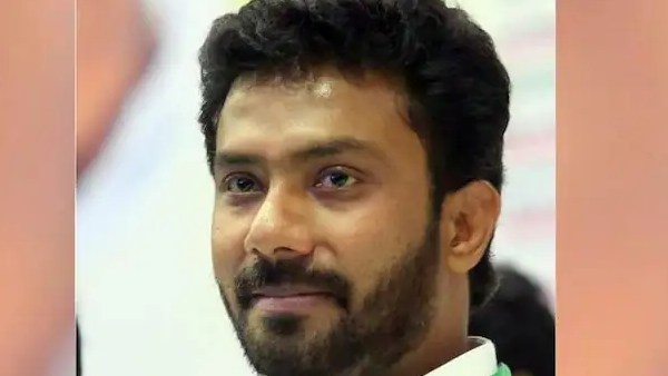 ஓ.பி.ரவீந்திரநாத் கட்சியில் இல்லை