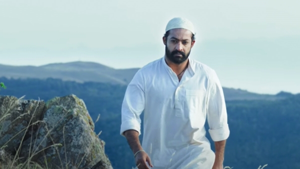 தொப்பி அணிந்த படம் 