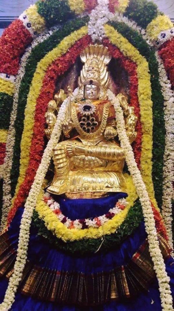 Sriranganathar presents for sister Samayapuram Mariamman Temple on Thaipusam Day 