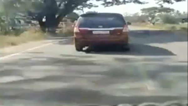 இன்னோவா கார் 