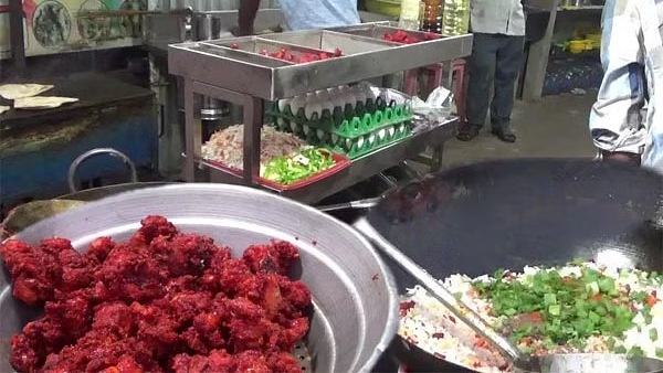 தனி அறையில் உணவு தரக்கூடாது 