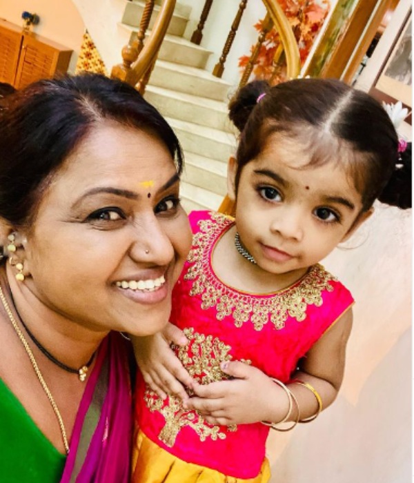 போட்டுக் கொடுத்த நிலா