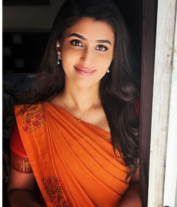 கதாநாயகி மாற்றம் கதாநாயகி மாற்றம்