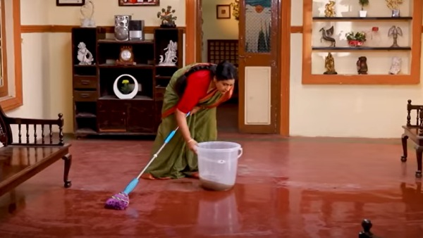 நெட்டிசன்களின் குற்றச்சாட்டு