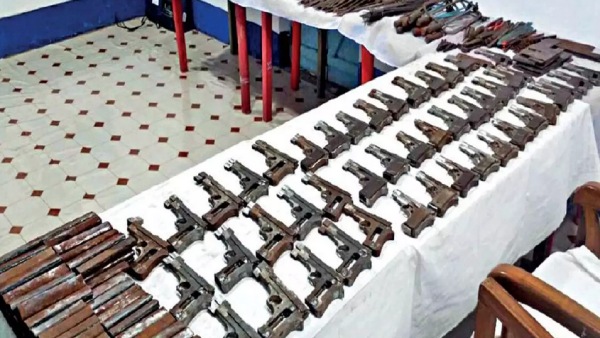 Police raided the house of 400 rowdies house in Madurai weapons seized,9 arrested 