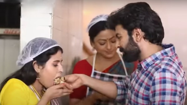 சாப்பாடு ஊட்டிவிடல்