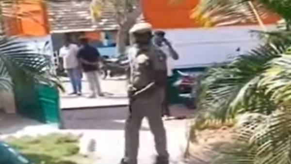 போலீசில் புகார் போலீசில் புகார்