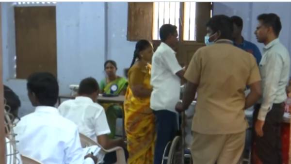 இடைத்தேர்தல் வாக்குப்பதிவு