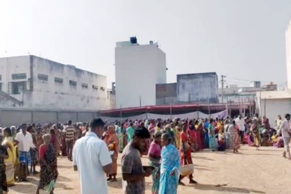 வாணியம்பாடி கூட்ட நெரிசல் வாணியம்பாடி கூட்ட நெரிசல்