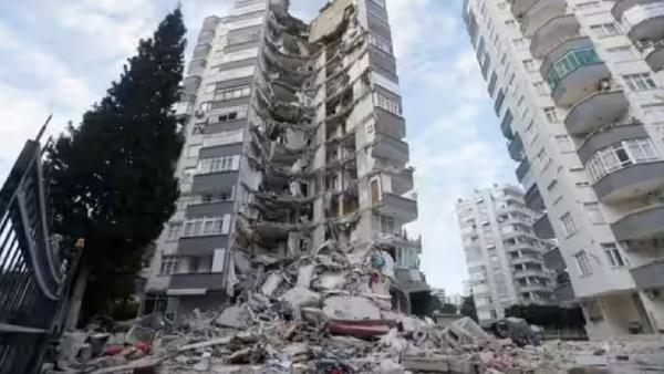 தொடர் நிலநடுக்கம் 