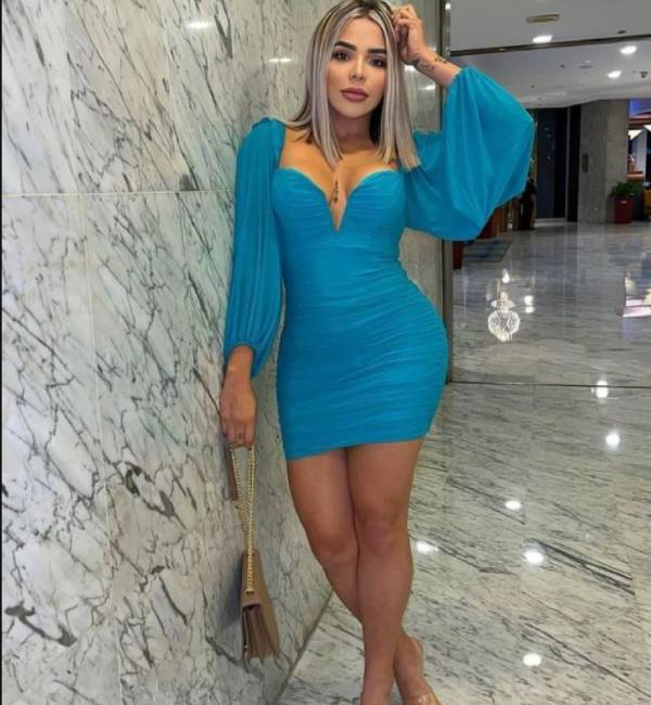  மாடலிங் பெண்